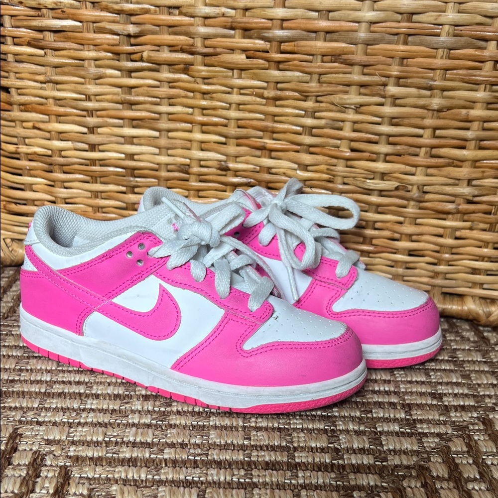 Nike Kids Sneakers in Vibrant Pink and White